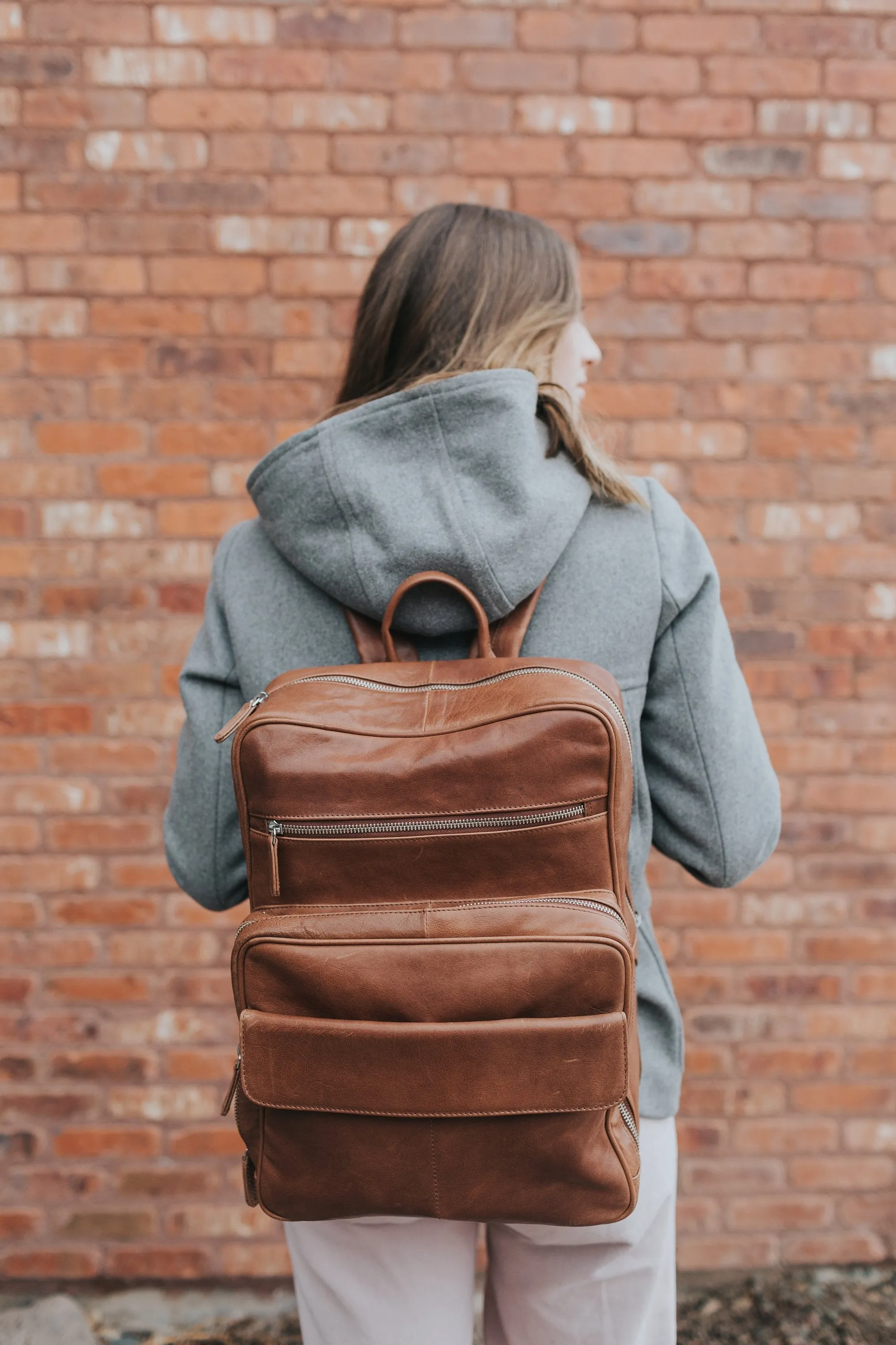 Custom order: 30 Laptop Backpacks 1.0 with logo patch