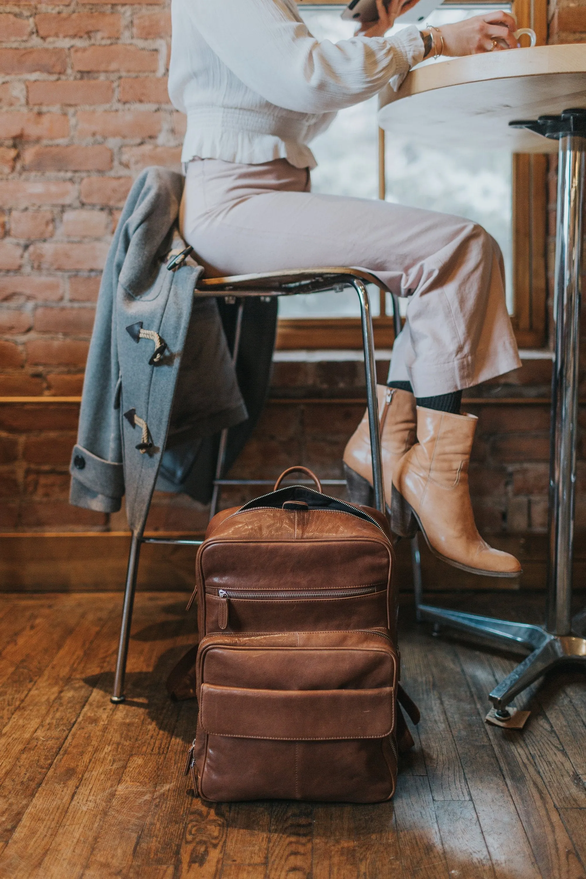 Custom order: 30 Laptop Backpacks 1.0 with logo patch