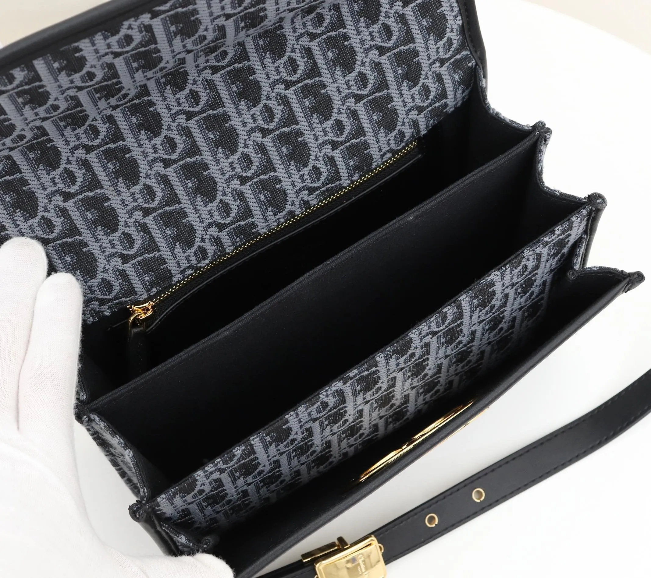 Designer Handbags DR 144