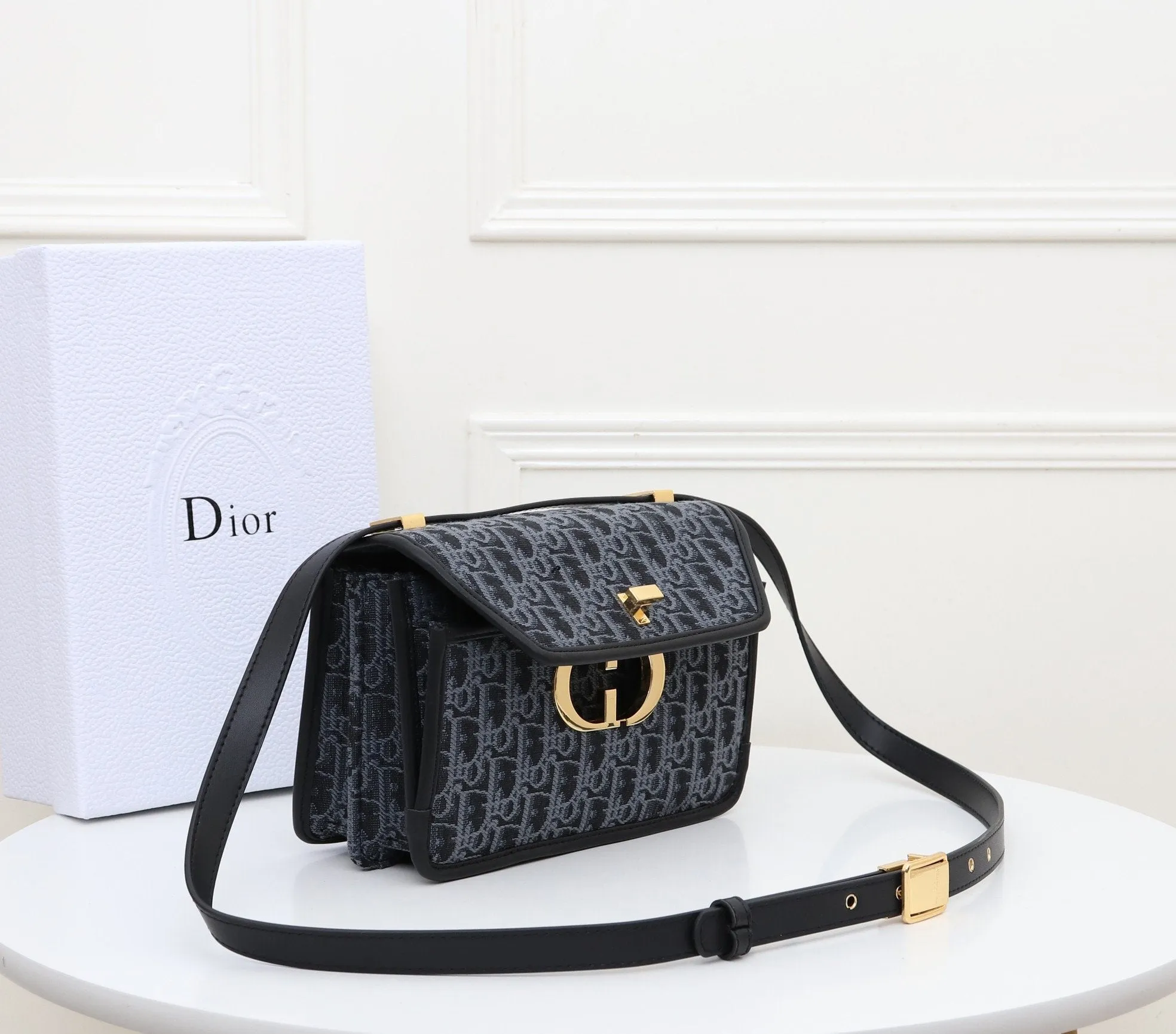 Designer Handbags DR 144
